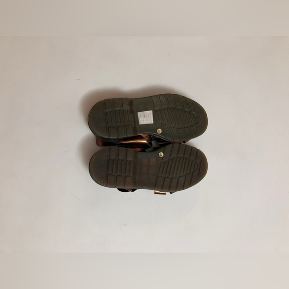 BUFFALO + SOLESTRUCK SO HAPPY TOGETHER metallic fisherman’s sandals - Picture 6 of 6